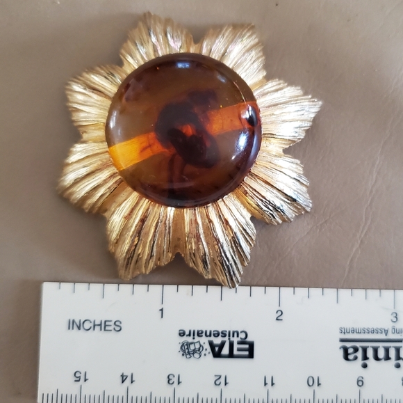 MCM Accessocraft NYC Acrylic Amber And Gold Brooch - Picture 6 of 8